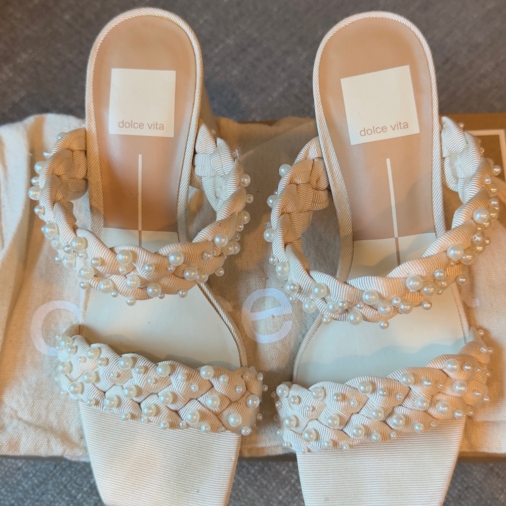 Dolce Vita Paily Pearl Heels Vanilla Ivory Size 6.5 Bridal Block Sandals